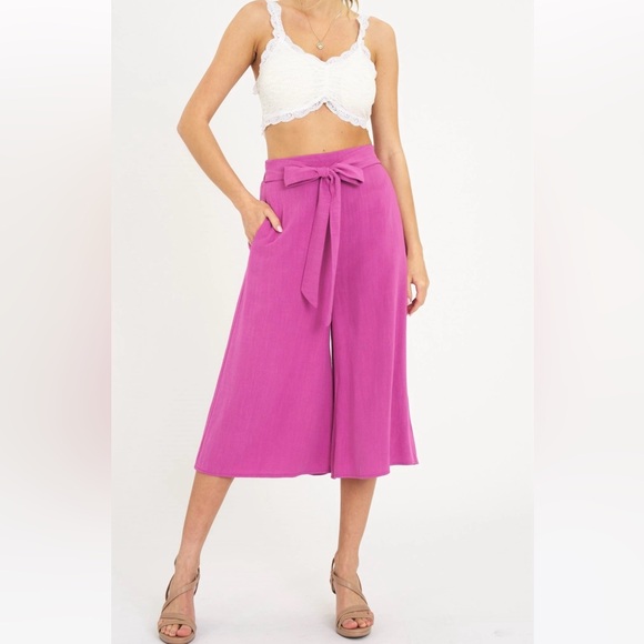 28 FABULOUS TIE KNOT LINEN CAPRI PANTS - Picture 2 of 6